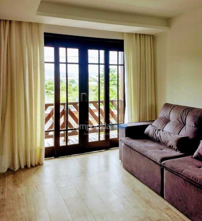 Casa para aluguel de temporada em Bombinhas (Canto Grande)