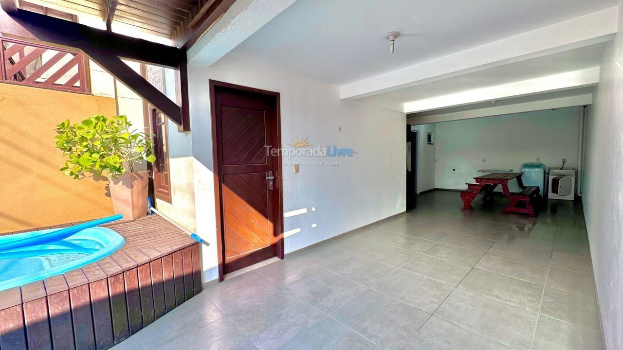Casa para aluguel de temporada em Bombinhas (Canto Grande)
