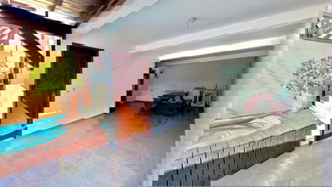 Sobrado com Piscina 6 Pessoas