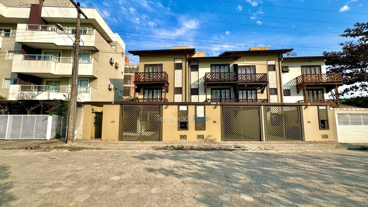 Casa para aluguel de temporada em Bombinhas (Canto Grande)