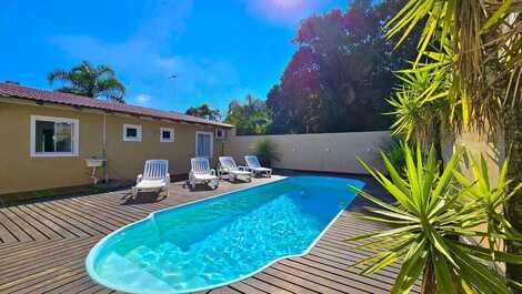 House with pool sleeps 12 people 600 meters from the sea in Mariscal