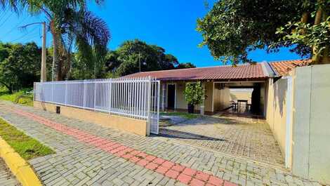 House with pool sleeps 12 people 600 meters from the sea in Mariscal