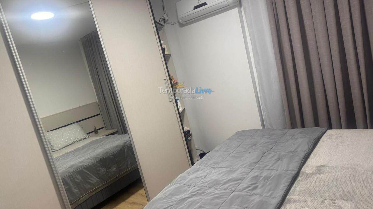 Apartamento para aluguel de temporada em Itapema (Meia Praia)