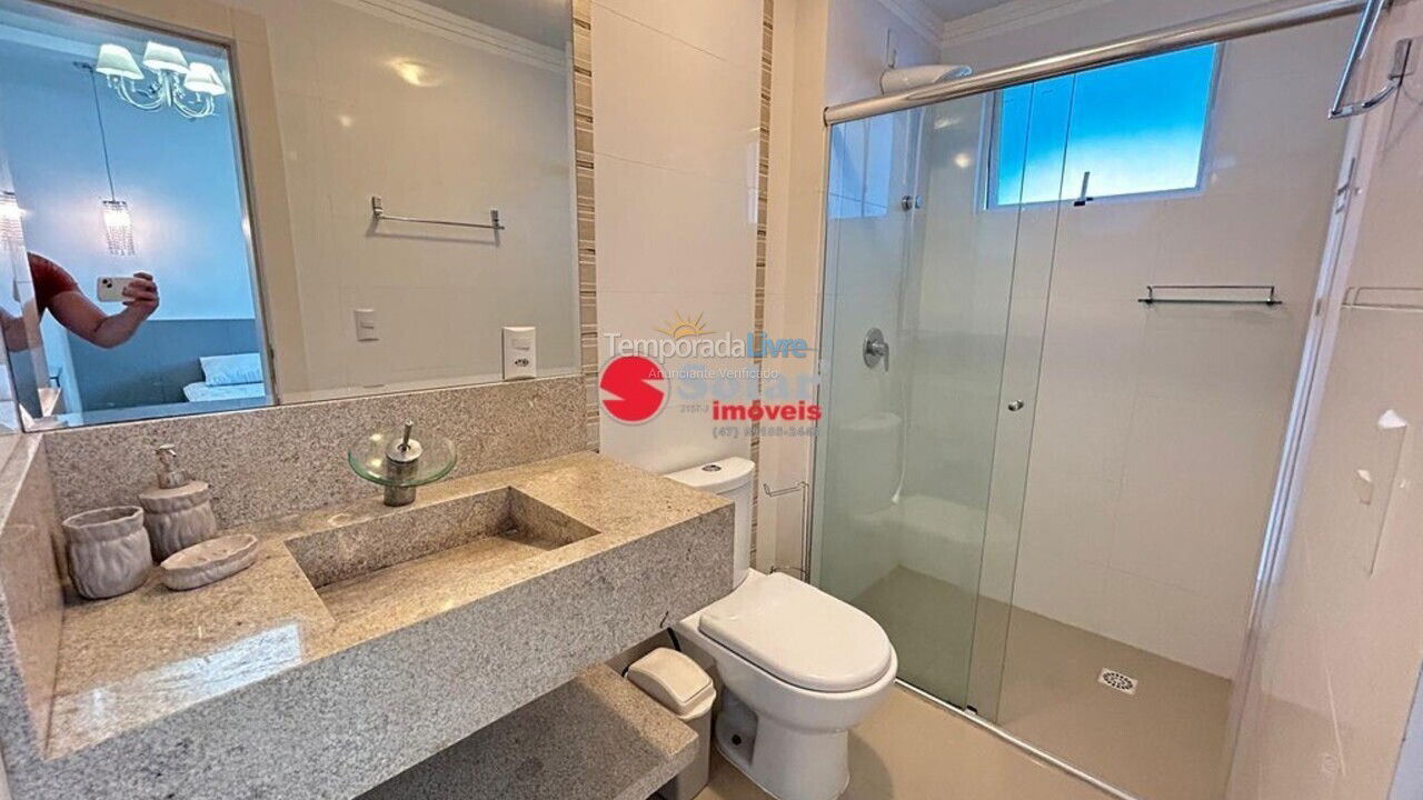 Apartamento para aluguel de temporada em Itapema (Meia Praia)