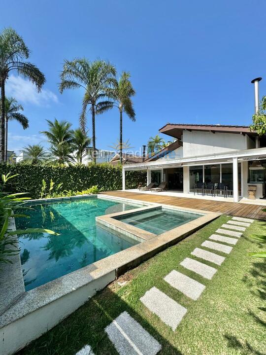 Casa para aluguel de temporada em São Sebastião (Praia da Baleia)