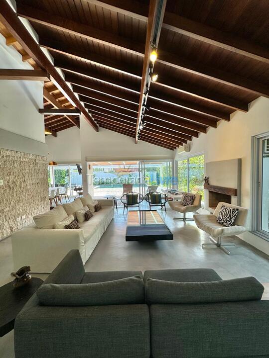 Casa para aluguel de temporada em São Sebastião (Praia da Baleia)