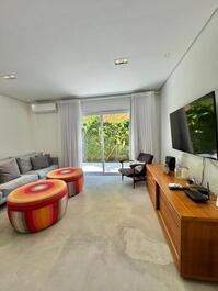 Casa de alto padrão na Praia da Baleia CA0297