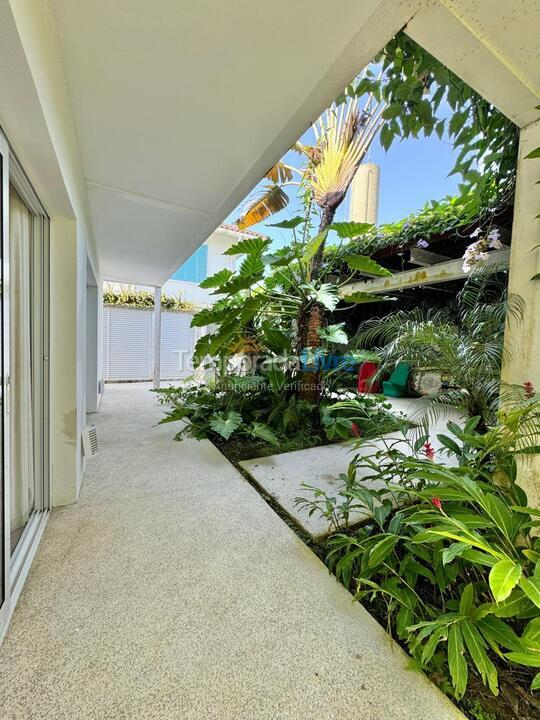 Casa para aluguel de temporada em São Sebastião (Praia da Baleia)