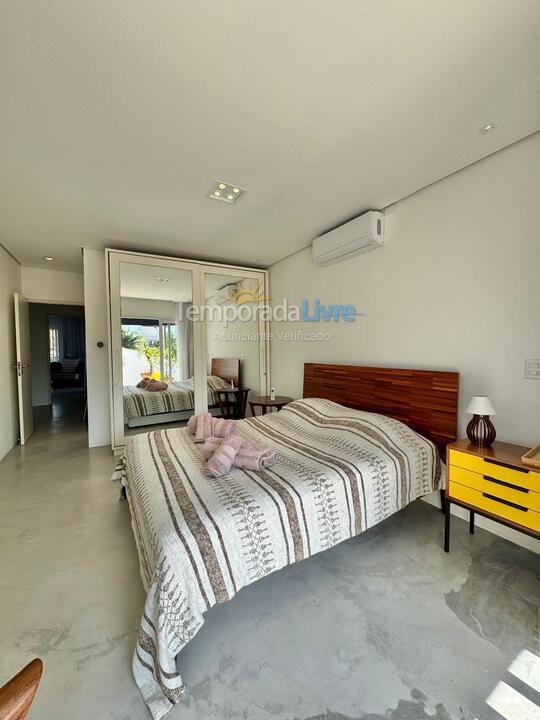 Casa para aluguel de temporada em São Sebastião (Praia da Baleia)