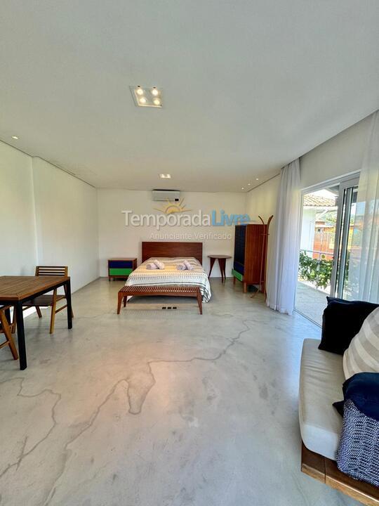 Casa para aluguel de temporada em São Sebastião (Praia da Baleia)