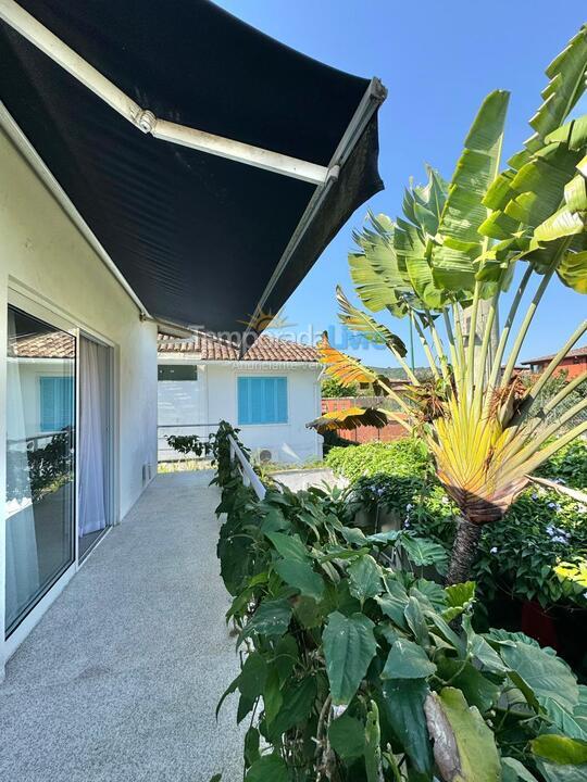 Casa para aluguel de temporada em São Sebastião (Praia da Baleia)