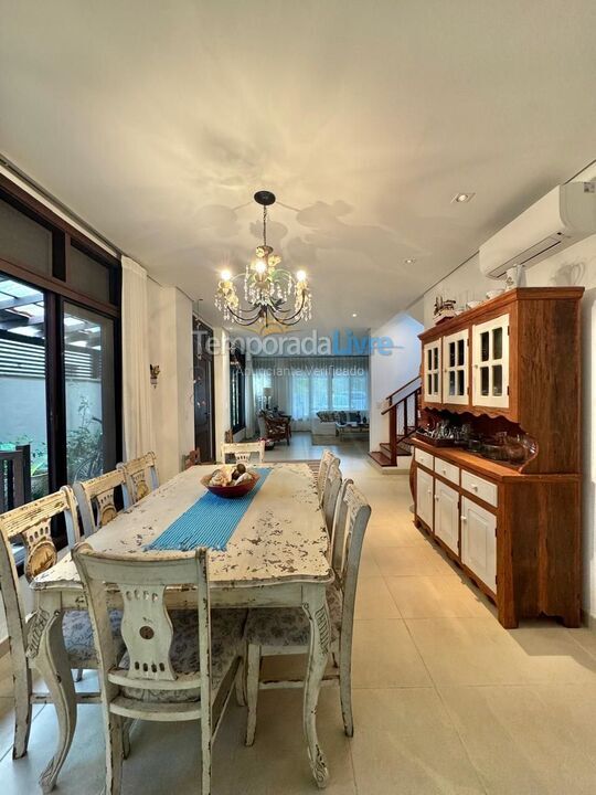 House for vacation rental in São Sebastião (Praia da Baleia)