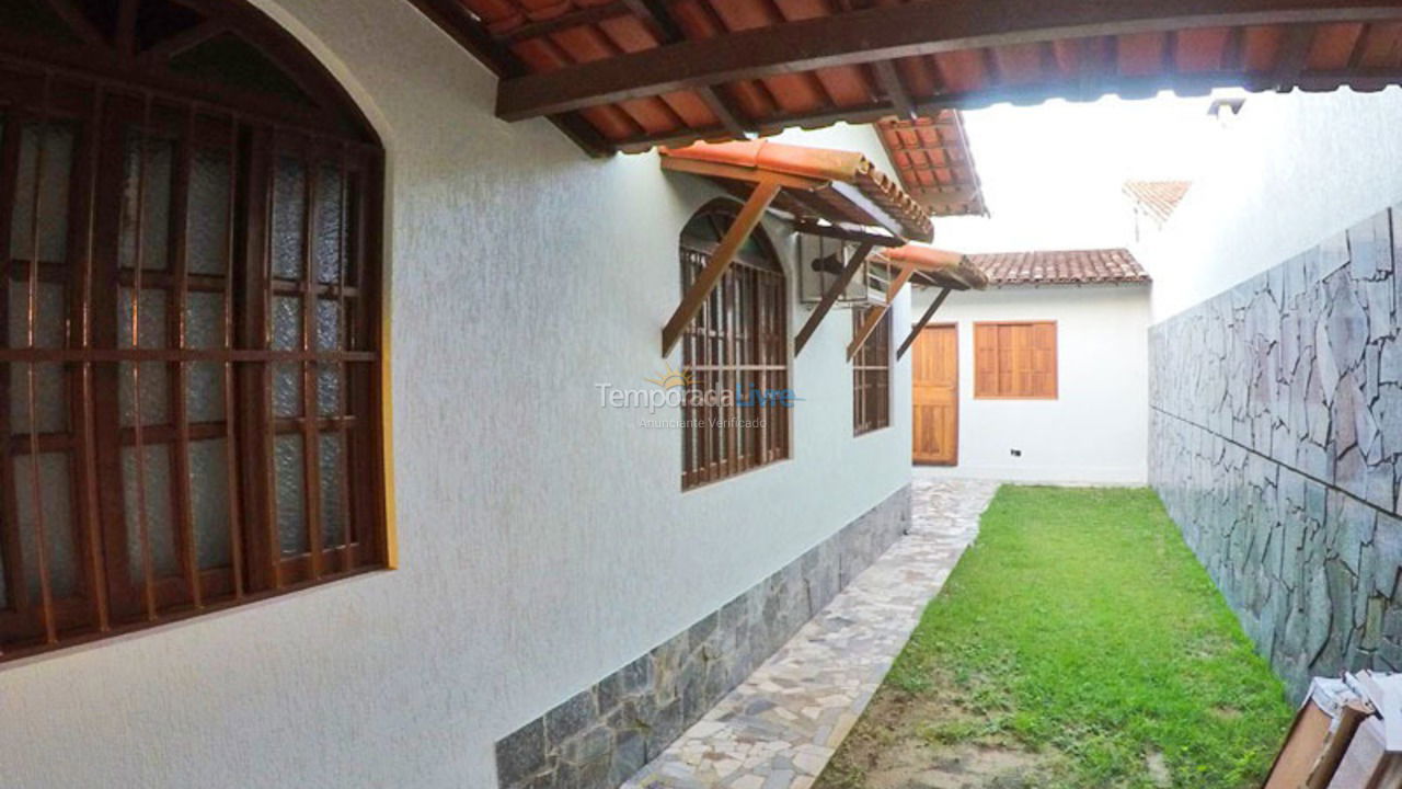 Casa para aluguel de temporada em Guarapari (Enseada Azul)