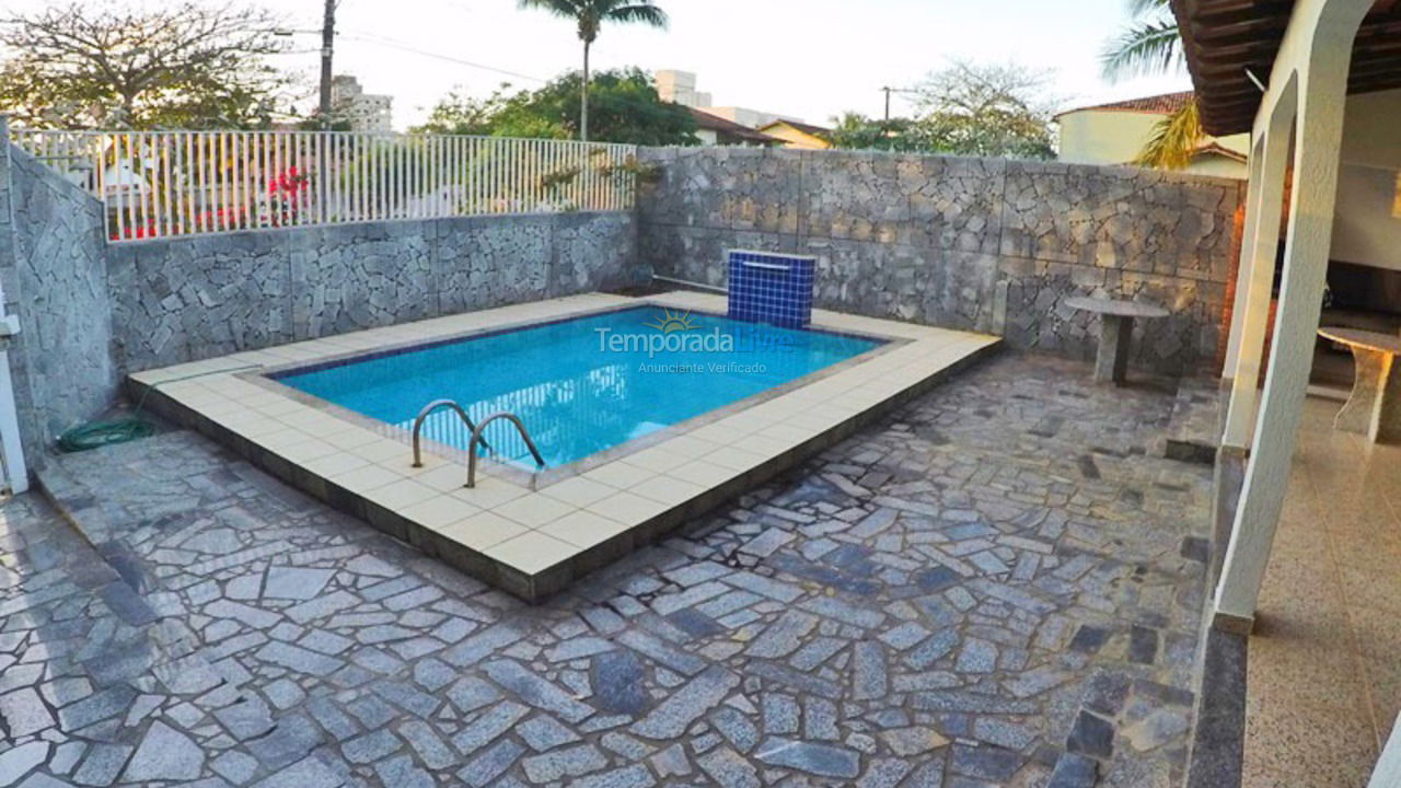 Casa para aluguel de temporada em Guarapari (Enseada Azul)