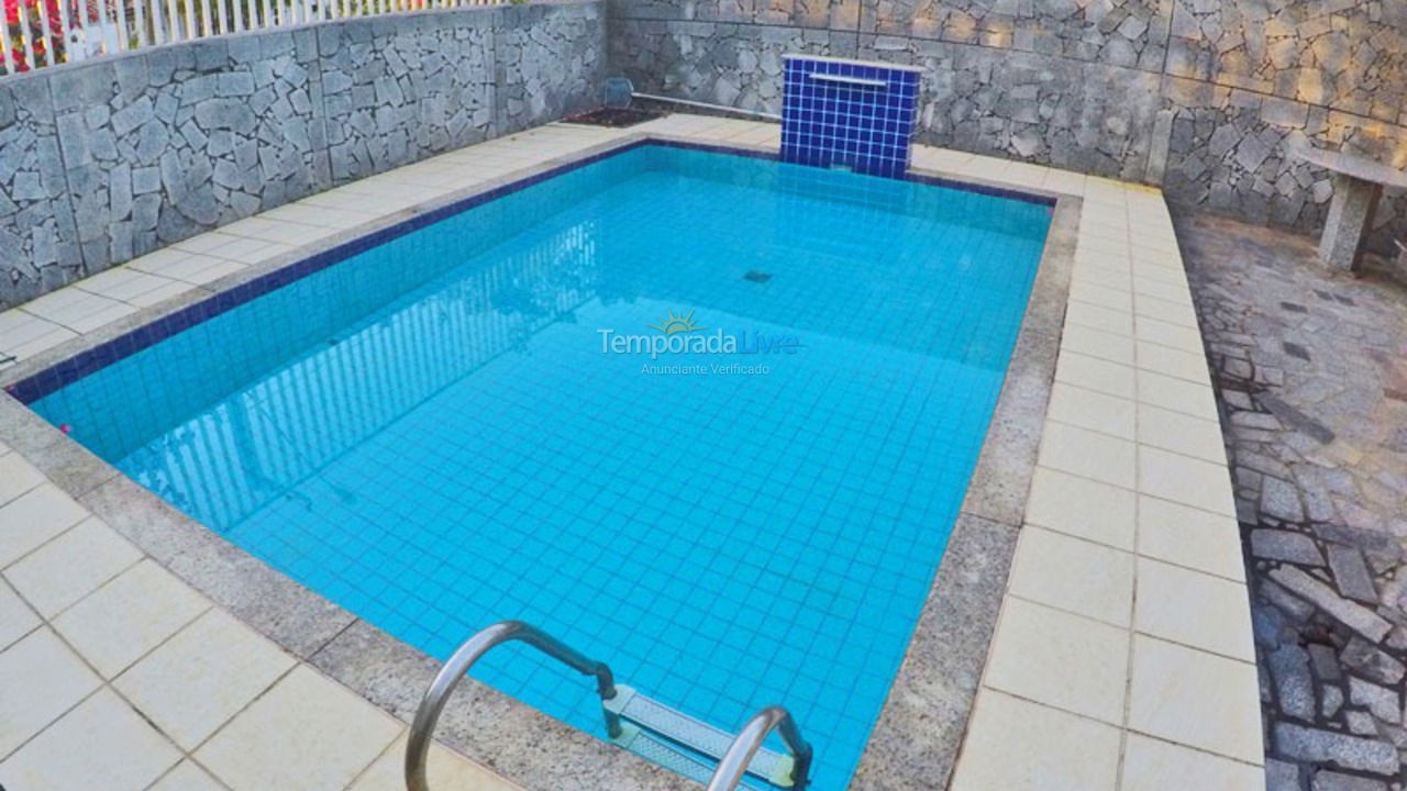 Casa para aluguel de temporada em Guarapari (Enseada Azul)