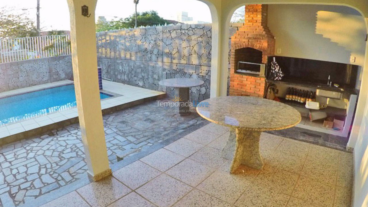 Casa para aluguel de temporada em Guarapari (Enseada Azul)
