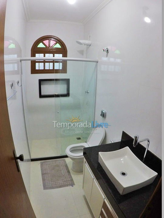 Casa para aluguel de temporada em Guarapari (Enseada Azul)