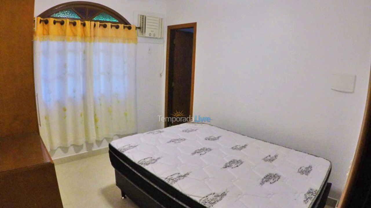 Casa para aluguel de temporada em Guarapari (Enseada Azul)