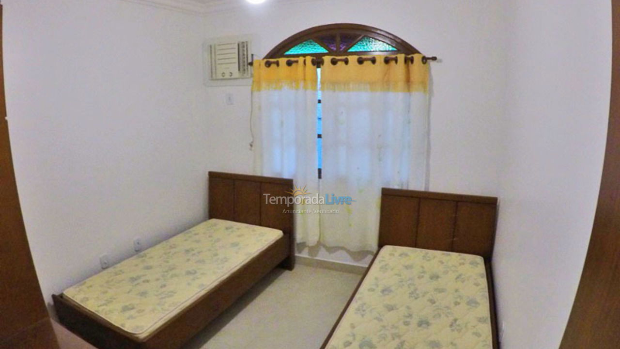 Casa para aluguel de temporada em Guarapari (Enseada Azul)