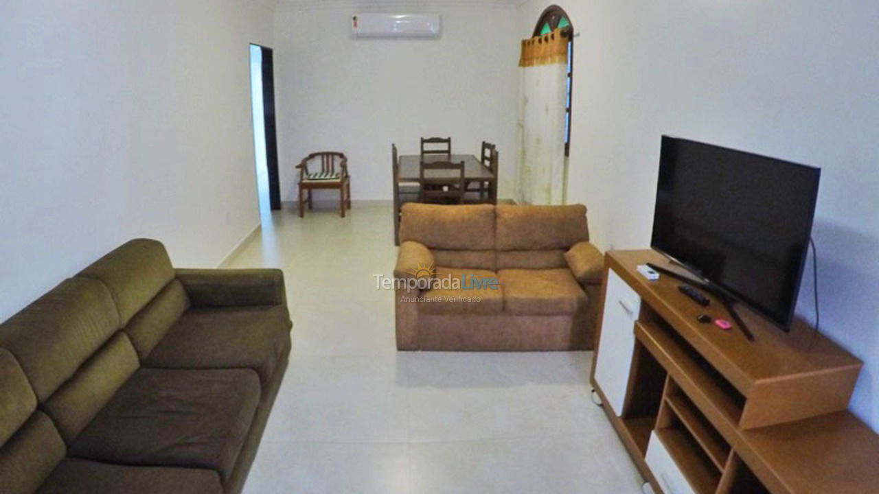Casa para aluguel de temporada em Guarapari (Enseada Azul)