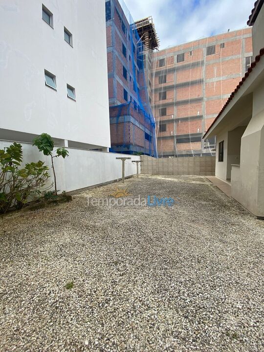 House for vacation rental in Governador Celso Ramos (Praia de Palmas)