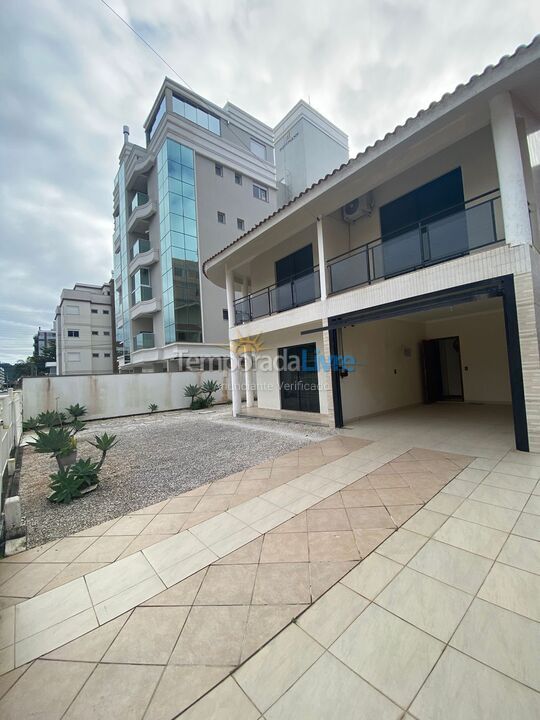 House for vacation rental in Governador Celso Ramos (Praia de Palmas)