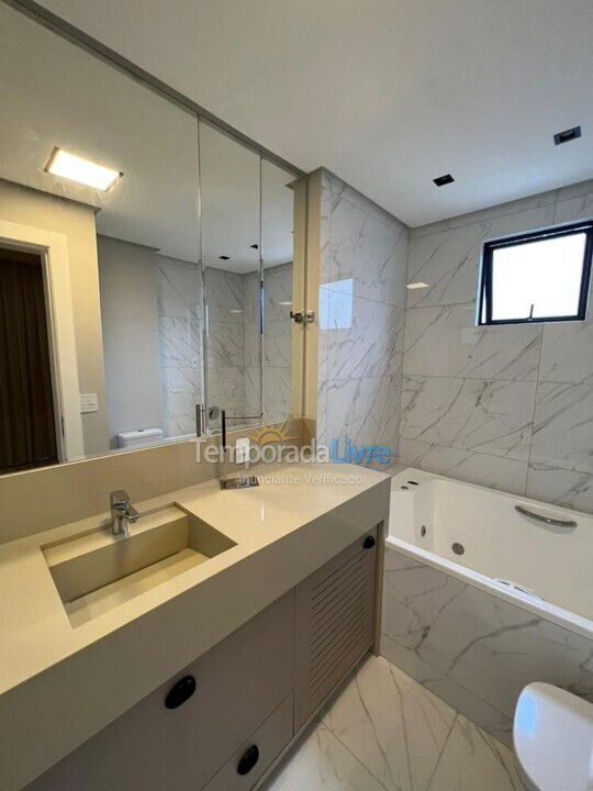 Apartment for vacation rental in Itapema (Meia Praia Quadra do Mar)