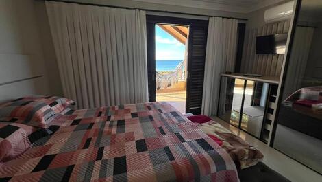 Confortável casa frente ao mar de Bombas