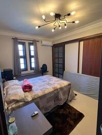 Confortável casa frente ao mar de Bombas