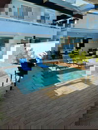 House with 4 suites and private heated pool