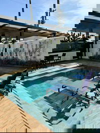 House with 4 suites and private heated pool