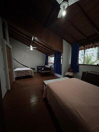 5-bedroom house with seasonal pool in Enseada Azul