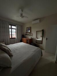 5-bedroom house with seasonal pool in Enseada Azul