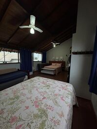 5-bedroom house with seasonal pool in Enseada Azul