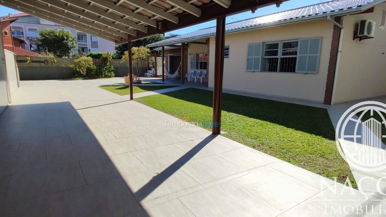 House for vacation rental in Florianopolis (Canasvieiras)