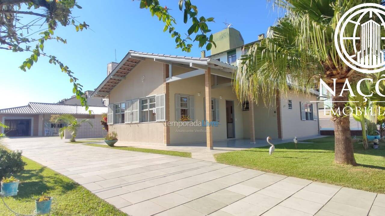 House for vacation rental in Florianopolis (Canasvieiras)