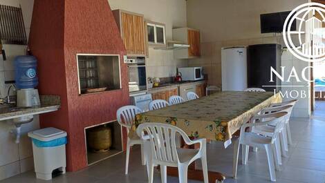 4 bedroom house for up to 14 people / two blocks from the beach...