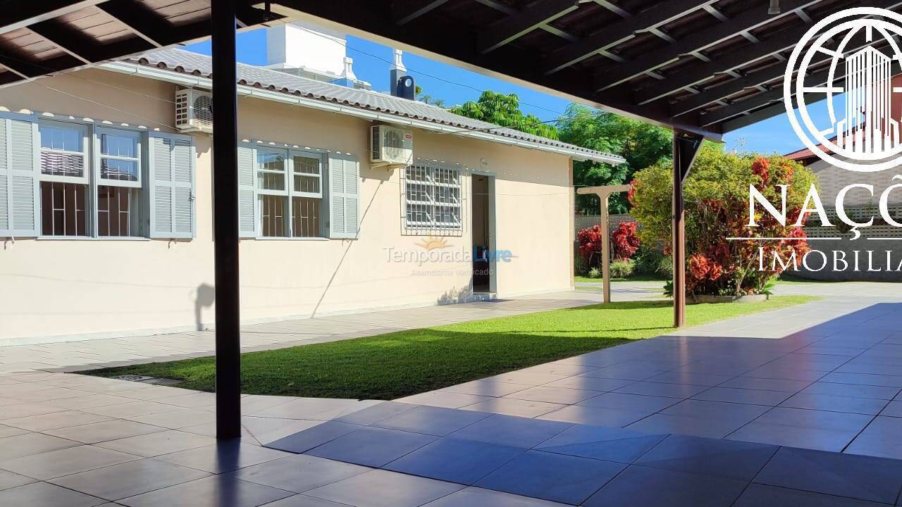 House for vacation rental in Florianopolis (Canasvieiras)