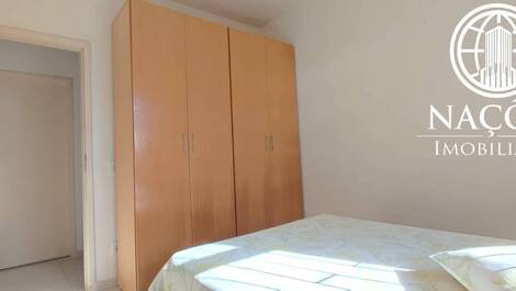 4 bedroom house for up to 14 people / two blocks from the beach...