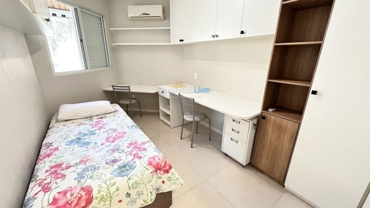 Apartment for vacation rental in Florianópolis (Praia Brava)