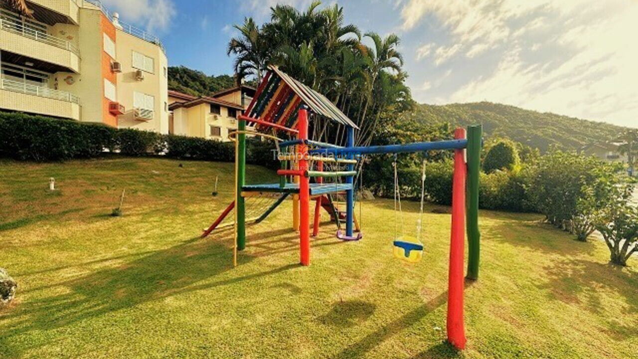 Apartamento para aluguel de temporada em Florianópolis (Praia Brava)