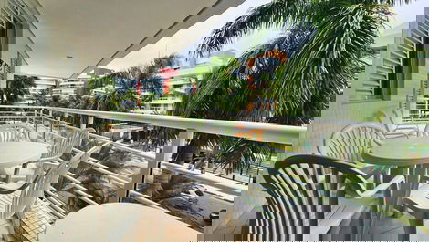Renovated with Gourmet Balcony 300m away in Leisure Club in Module 2