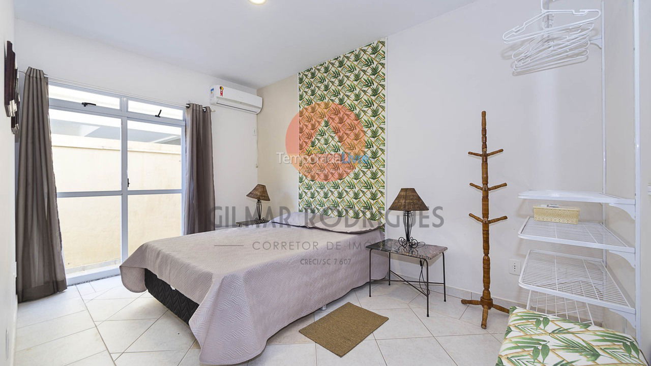 Apartamento para aluguel de temporada em Bombinhas (Praia de Canto Grande Mar de Fora)