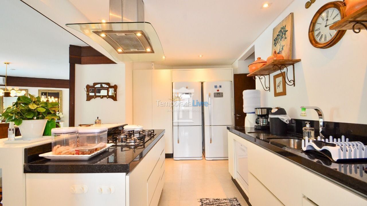 Casa para aluguel de temporada em Florianopolis (Jurerê Internacional)