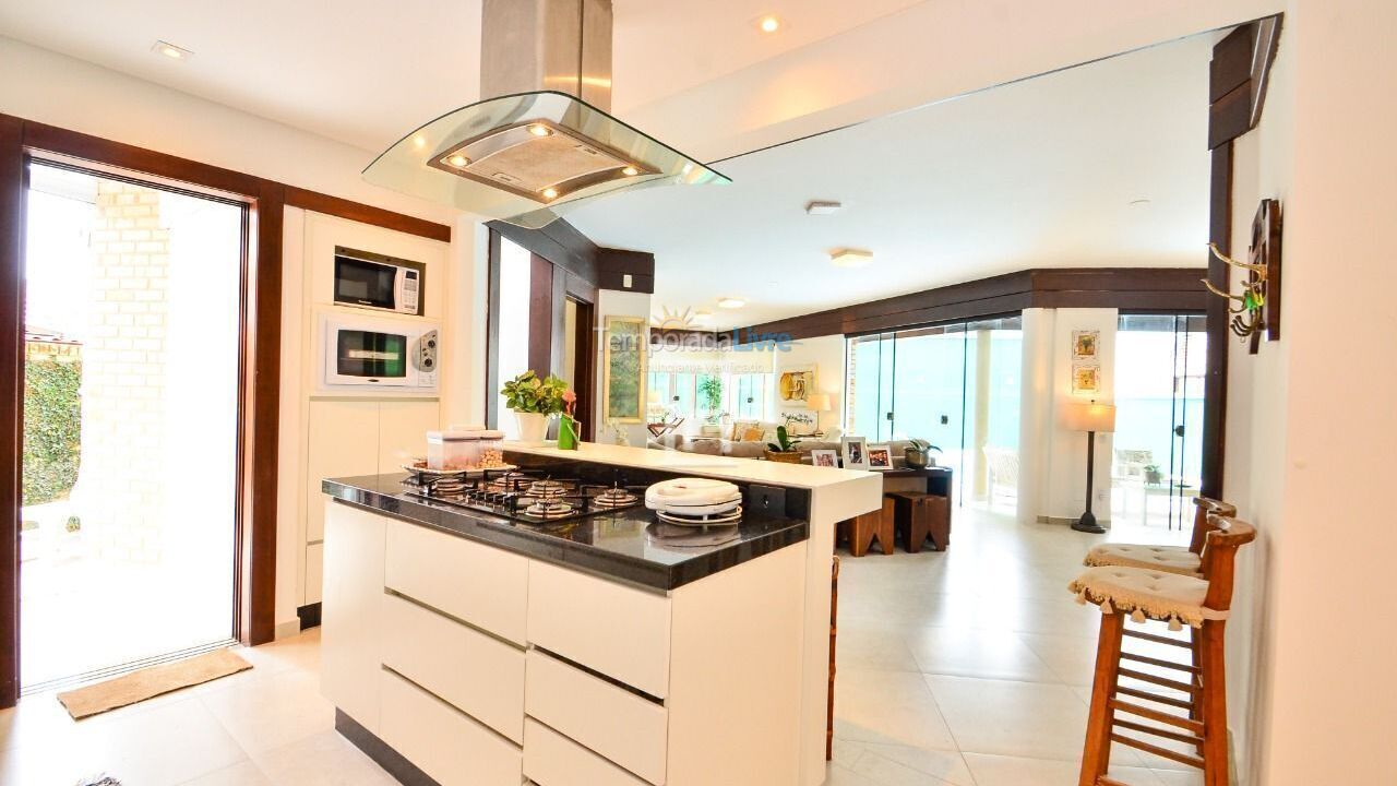 Casa para aluguel de temporada em Florianopolis (Jurerê Internacional)