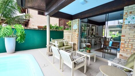Casa de Temporada com 7 Dormitórios em Jurerê Internacional