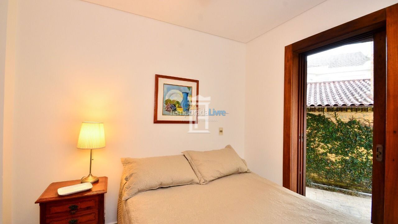 Casa para aluguel de temporada em Florianopolis (Jurerê Internacional)