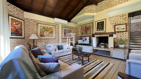 Casa cerca de la playa Jurerê Internacional