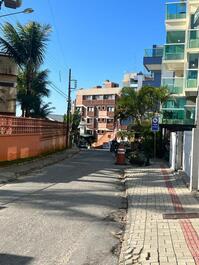 Apartamento 3 dormitórios a 50m da praia