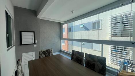 Apartamento 3 dormitórios a 50m da praia